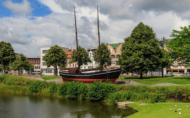 File:Cuxhaven 07-2016 photo03 Hermine.jpg