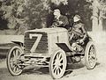 1904 - George Heath (N°7), winner of the first Vanderbilt Cup on Panhard, at the Manhattan Circuit.[42]