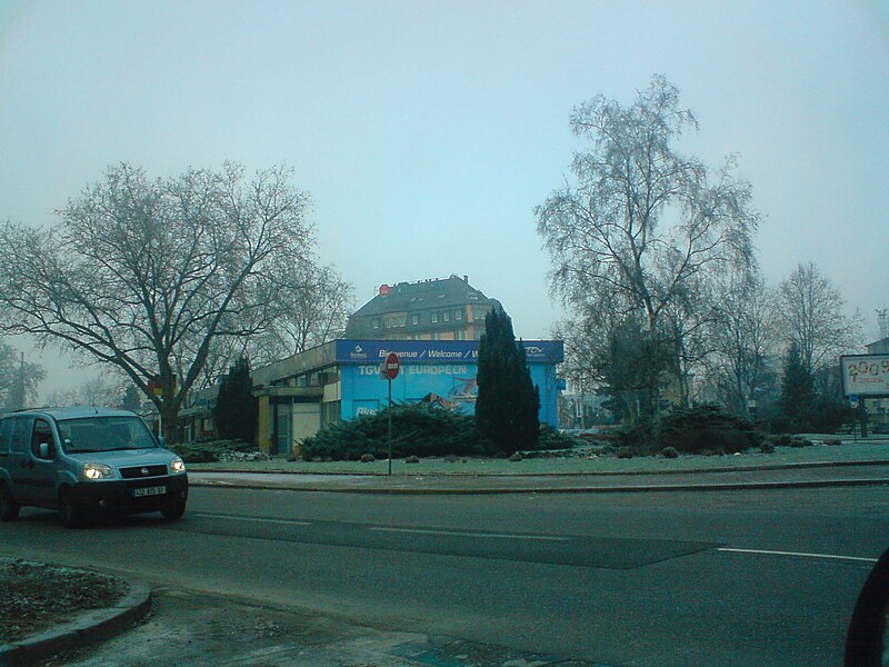 File:Hôtel Ibis Office tourisme Strasbourg décembre 2008.JPG