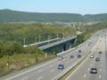 L'autoroute A7 longeant l'InterCityExpress.