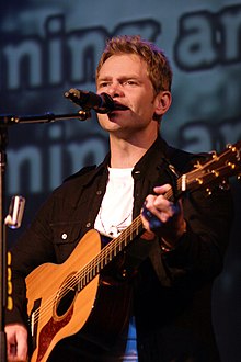 Chapman performing in 2004