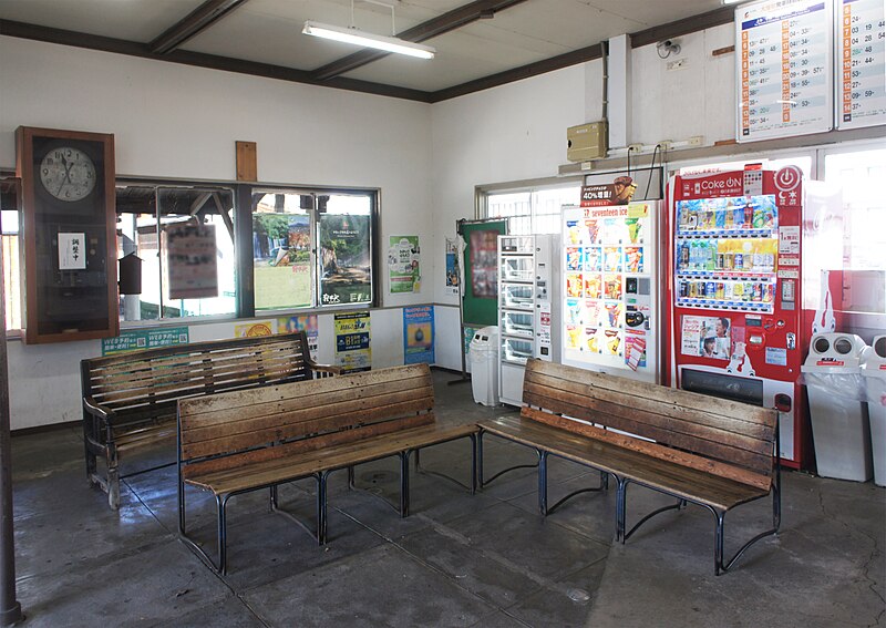 File:Shinano Railway Oya Station Waiting room.jpg