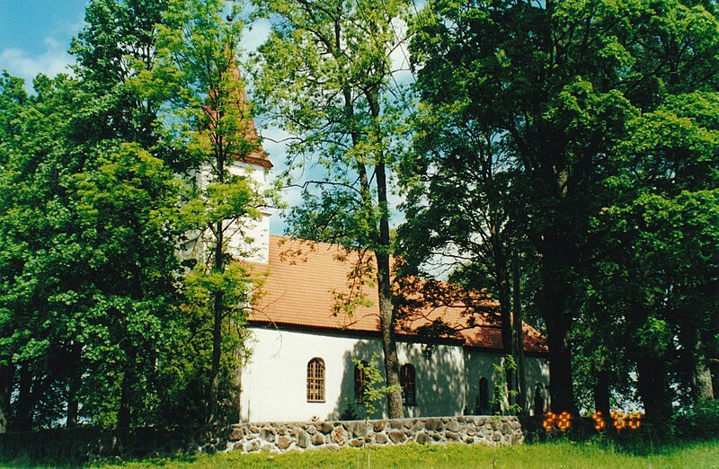 File:Rubenes luterāņu baznīca - panoramio.jpg