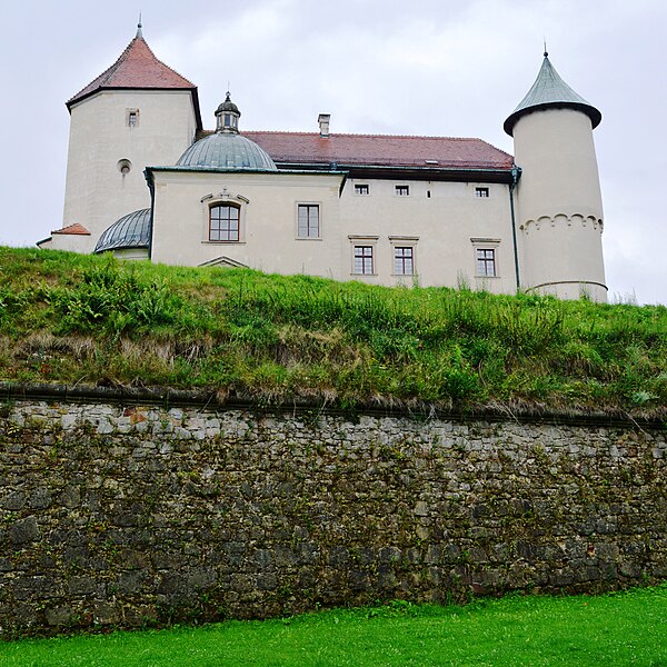 File:Nowy Wisnicz Castle 06.jpg