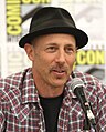 Jon Gries interpreta Martin Creaser