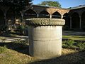 Capitello bizantino esposto dov'era antica acropoli di Bisanzio, nel secondo cortile dell'odierno palazzo del Topkapi.