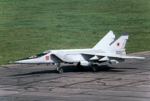 Russian MiG-25U at Zhukovsky in 1995 (11032037735).jpg