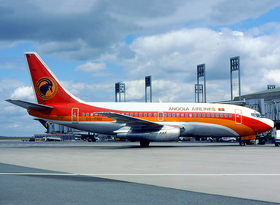 Un Boeing 737-200 de la TAAG Angola Airlines similaire à celui impliqué dans l'accident.