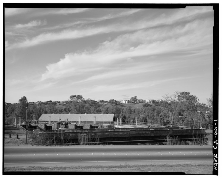 File:VIEW OF FOLSOM POWERHOUSE, SHOWING FOREBAY AND BRIDGE, WITH NEW ROAD IN FOREGROUND - Folsom Powerhouse, Adjacent to American River, Folsom, Sacramento County, CA HAER CAL,34-FOLSO.V,2-1.tif