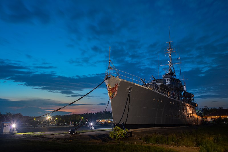 File:0016-HTMS Mae Klong.jpg