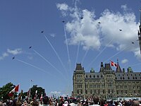Військові літаки «Сноу-бірдс» над Парламентським пагорбом (2008).