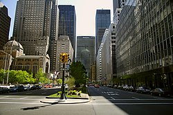 Näkymä Park Avenuelle MetLife Buildingin ja suoraan sen takana sijaitsevan Grand Central -terminaalin suuntaan.