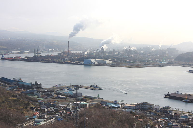 File:Muroran Port.JPG