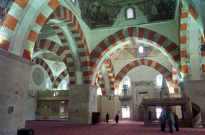 File:Interior of Old Mosque in Edirne.jpg