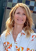 Laura Dern interprète Renata.