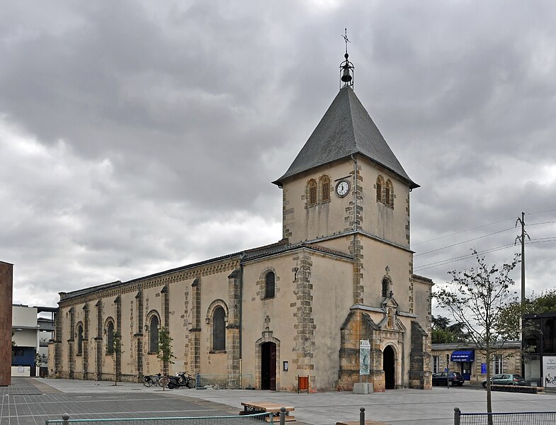 File:Pessac Eglise Saint Martin R01.jpg