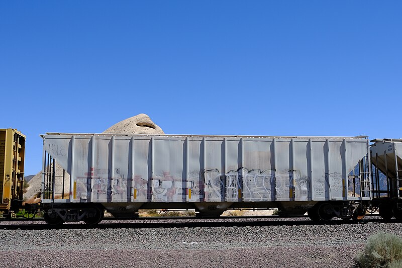 File:Freight Benching in SoCal - 8-30-2020 (50300223716).jpg