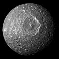 Un mosaico di Mimas creato da immagini ad alta risoluzione.