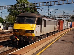 90048 in Freightliner livery, Rugeley Trent Valley.