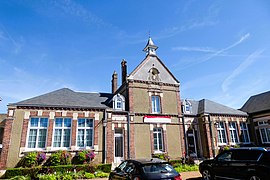 Conservatoire de musique et d'art dramatique dans l'ancienne mairie-école de Lucé.