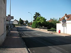 La route départementale 173 à l'entrée de Saint-Germain-des-Fossés