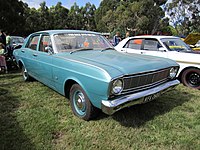 Ford XT Falcon sedan