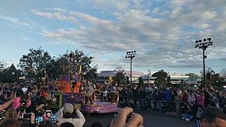 Griffin and Milton at the 2018 UCF Disney Parade (38857829464).jpg