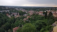 Photographie du quartier du Moutier vu depuis le centre-ville.