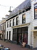 Café met bovenwoning; naastgelegen biljartzaal