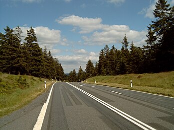 The highest point on the B 242 (828 m AMSL) between Dammhaus and Sonnenberg