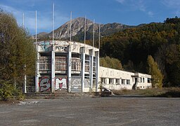 Ancienne piscine, route d'Orcières.jpg