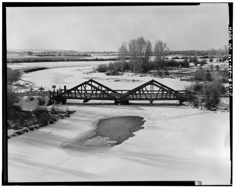 File:VIEW LOOKING SOUTH TOWARD NORTH WEB - New Fork River Bridge, County Road 136, Boulder, Sublette County, WY HAER WYO,18-BOUL.V,1-3.tif