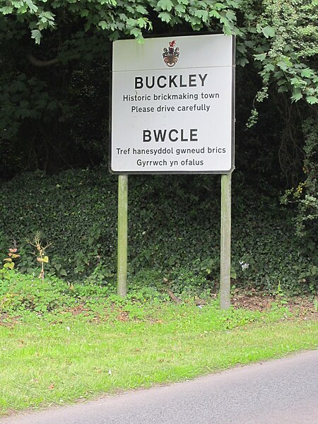 File:Buckley sign, Liverpool Road, Flintshire (1).JPG