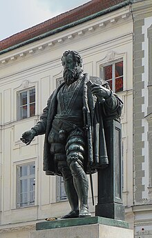 Fuggers monument in Augsburg.jpg