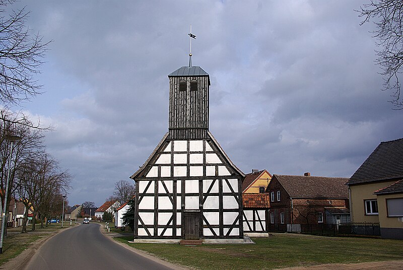 File:Lübben Lubolz Kirche.jpg