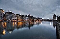 La città vecchia di Lucerna sul fiume Reuss