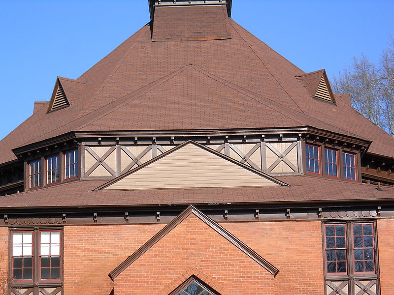 File:Seney Stovall Chapel roofline.jpg