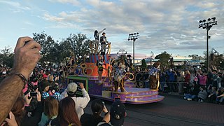 Griffin and Milton at the 2018 UCF Disney Parade (39566412431).jpg