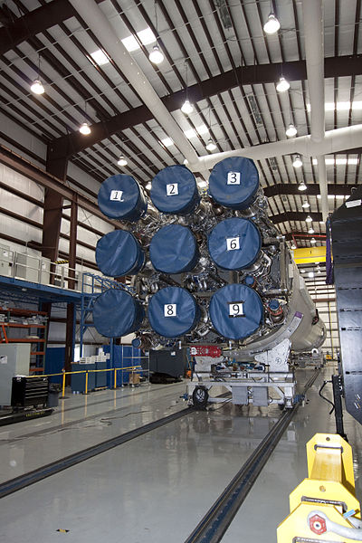 File:Nine Merlin 1C engines of a Falcon 9.jpg