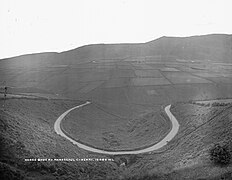 Horse Shoe Ro. Annascaul (i.e. Anascaul) Co. Kerry (23020183484).jpg