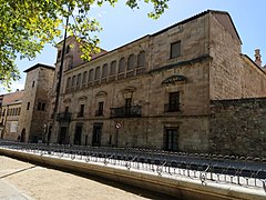 Palacio de Anaya o de Orellana y Torre de los Anaya.jpg