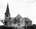 Ett grav- och boplatsområde, med fynd bl.a. från folkvandringstid, verkar omge Saleby kyrka, Skånings härad, Västergtland.