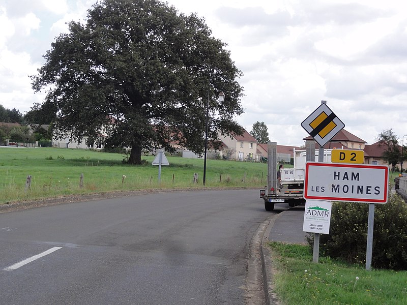 File:Ham-les-Moines (Ardennes) city limit sign.JPG