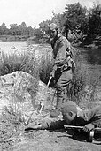 Bomb defusing, photographed by Lander