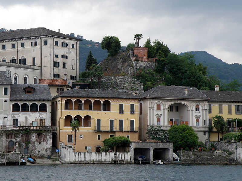 File:Orta Isola San Giulio 31.JPG