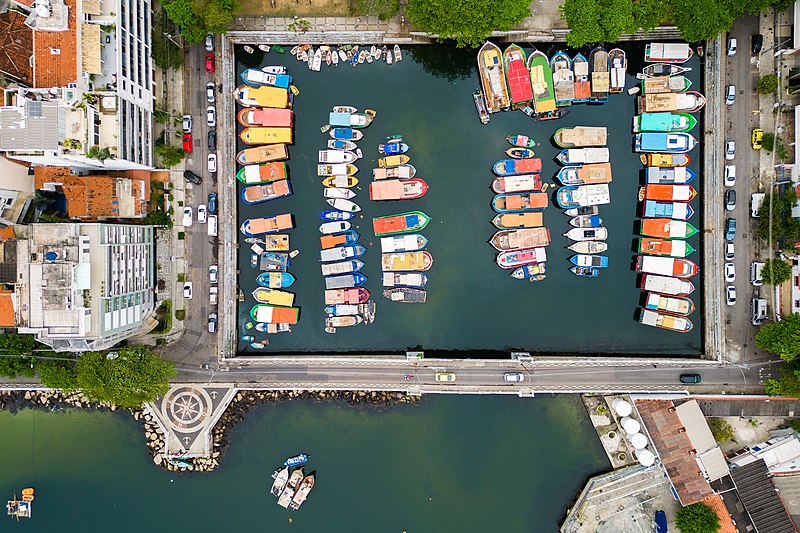 File:Guarda-corpo da Avenida Portugal - Rio de Janeiro - 20220923024517.jpg