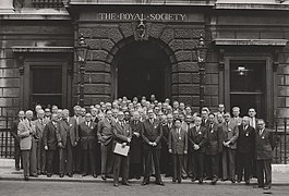 The Royal Society 1952 London no annotation.jpg