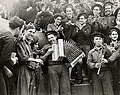 Mariners al vaixell Jaime I, Almeria, 1937 (per Gerda Taro).