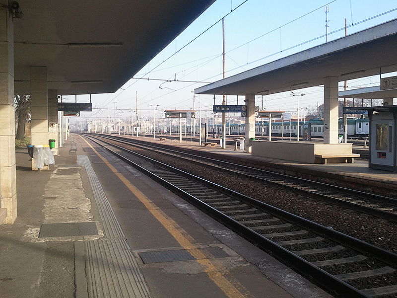 File:Binari 1 e 2 (direzione Monza), stazione Milano Greco Pirelli 02.jpg