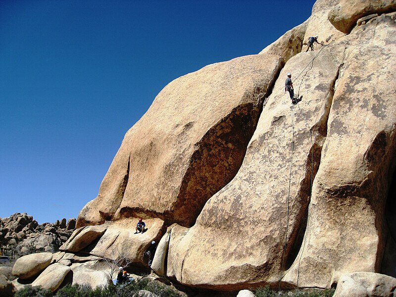 File:Climbing Sequence 1 of 5 - Flickr - brewbooks.jpg